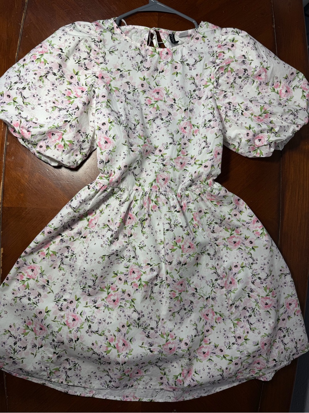 100% Cotton H&M White Floral Puff-Sleeve Dress